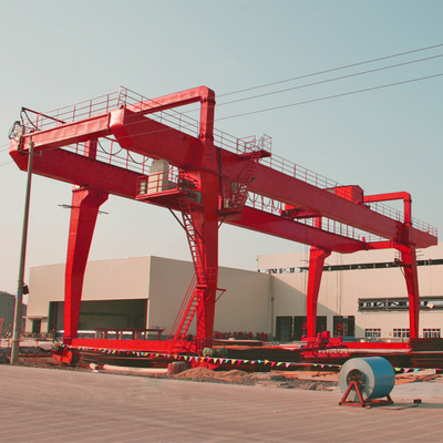 ตู้คอนเทนเนอร์แบบเคลื่อนย้ายได้ Gantry Crane Rail Mounted การควบคุมห้องโดยสารแบบกำหนดเอง