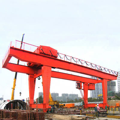 ตู้คอนเทนเนอร์แบบเคลื่อนย้ายได้ Gantry Crane Rail Mounted การควบคุมห้องโดยสารแบบกำหนดเอง