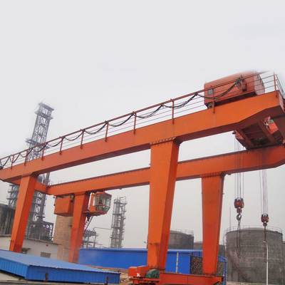ลิฟท์เดินทางที่เหนื่อยล้าคอนเทนเนอร์โครงสำหรับตั้งสิ่งของเครน 50HZ RTG ยาง