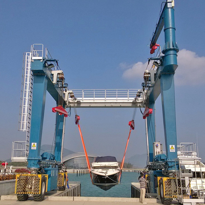 100 Ton Yacht Gantry Crane ระบบควบคุมไฟฟ้า Marine Boat Lift
