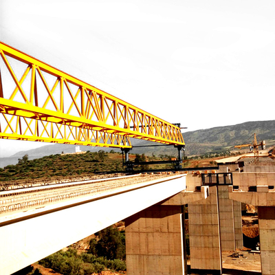 100Ton Girder Launcher Crane การใช้งานอาคารรถไฟ 5m / นาทีสำหรับทางหลวง